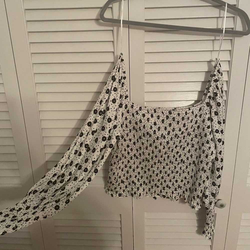Cropped black and white floral shirt
